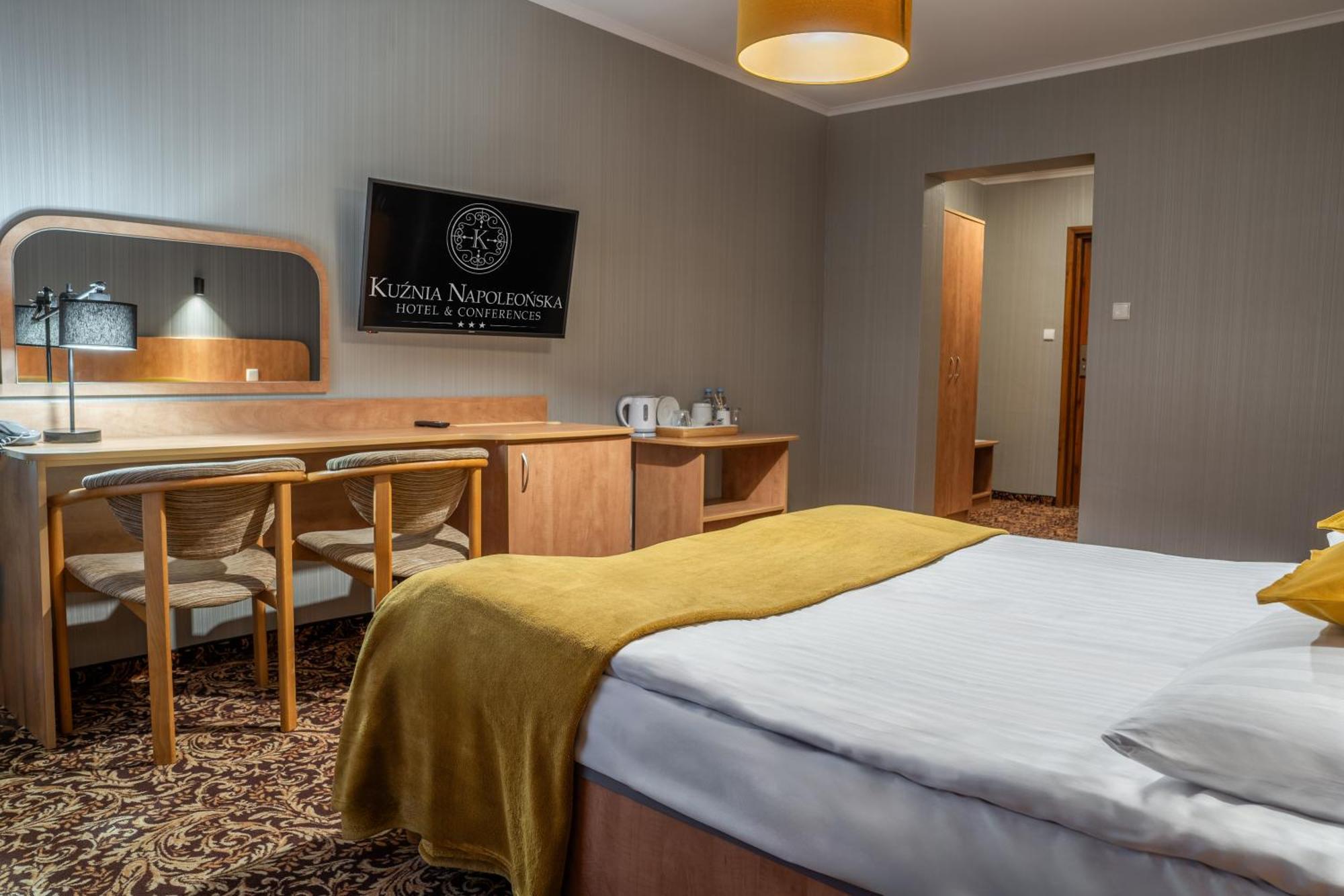 Hotel Kuznia Napoleonska Teresin Exteriér fotografie